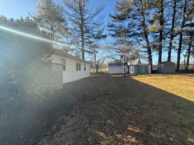 Building Photo - 300 Monticello Ln