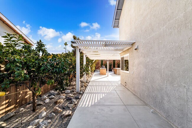 Building Photo - Beautiful Home in Dana Point