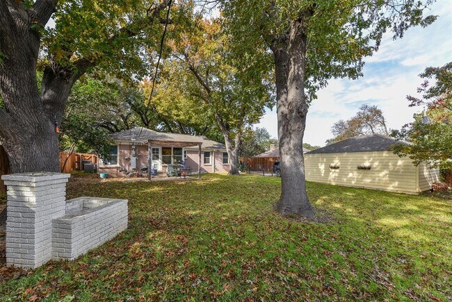 Building Photo - 3605 Park Ridge Blvd