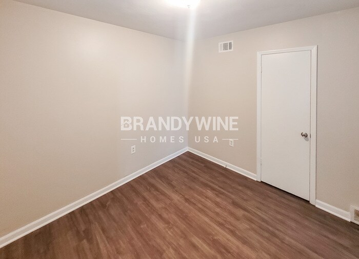 Building Photo - 3685 Naylor Dr