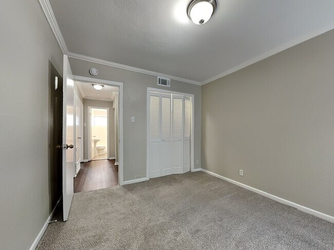 Building Photo - 614 Maydelle Ln