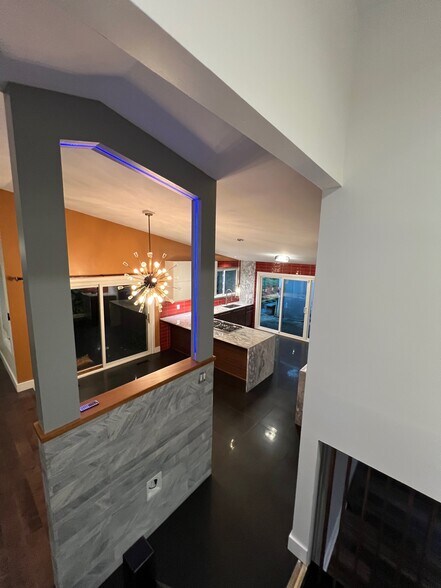 Building Photo - 220 Sugarland Run Dr