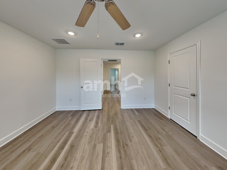 Building Photo - 16644 Cheyanne Ct