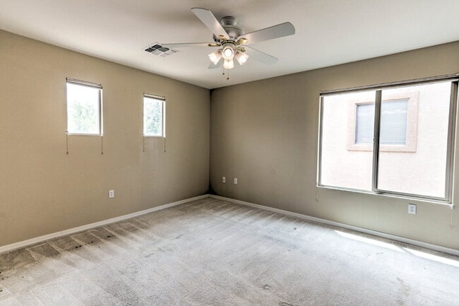 Building Photo - Rancho Sahuarita 5-Bed with 3.5 Baths 3187 Sq Ft