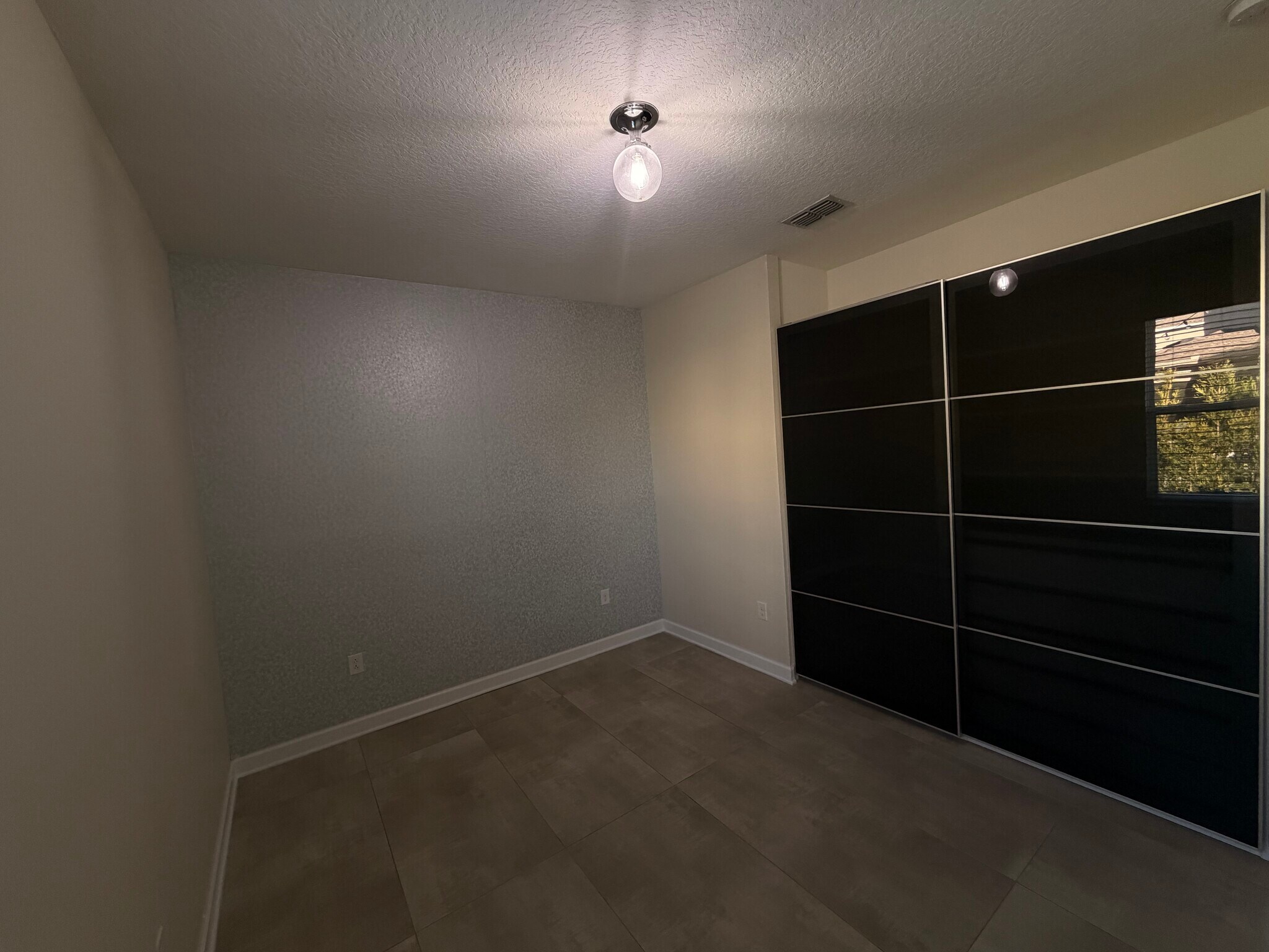 Building Photo - 4452 Seven Canyons Dr