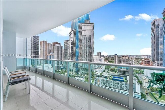 Building Photo - 900 Biscayne Blvd