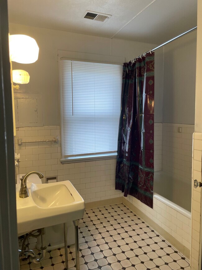 901 Brookline Blvd 901 Brookline Blvd Pittsburgh PA 15226 Apartment