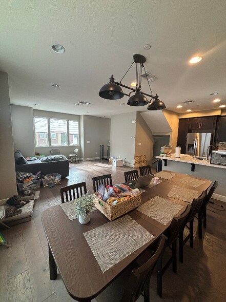 Building Photo - 1580 Bleecker St