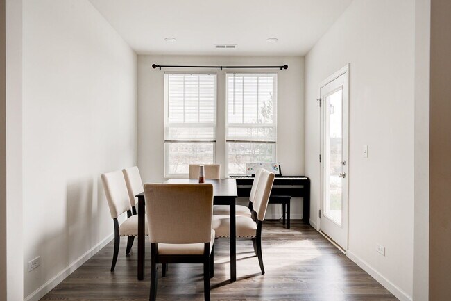 Building Photo - 469 Watercress Dr