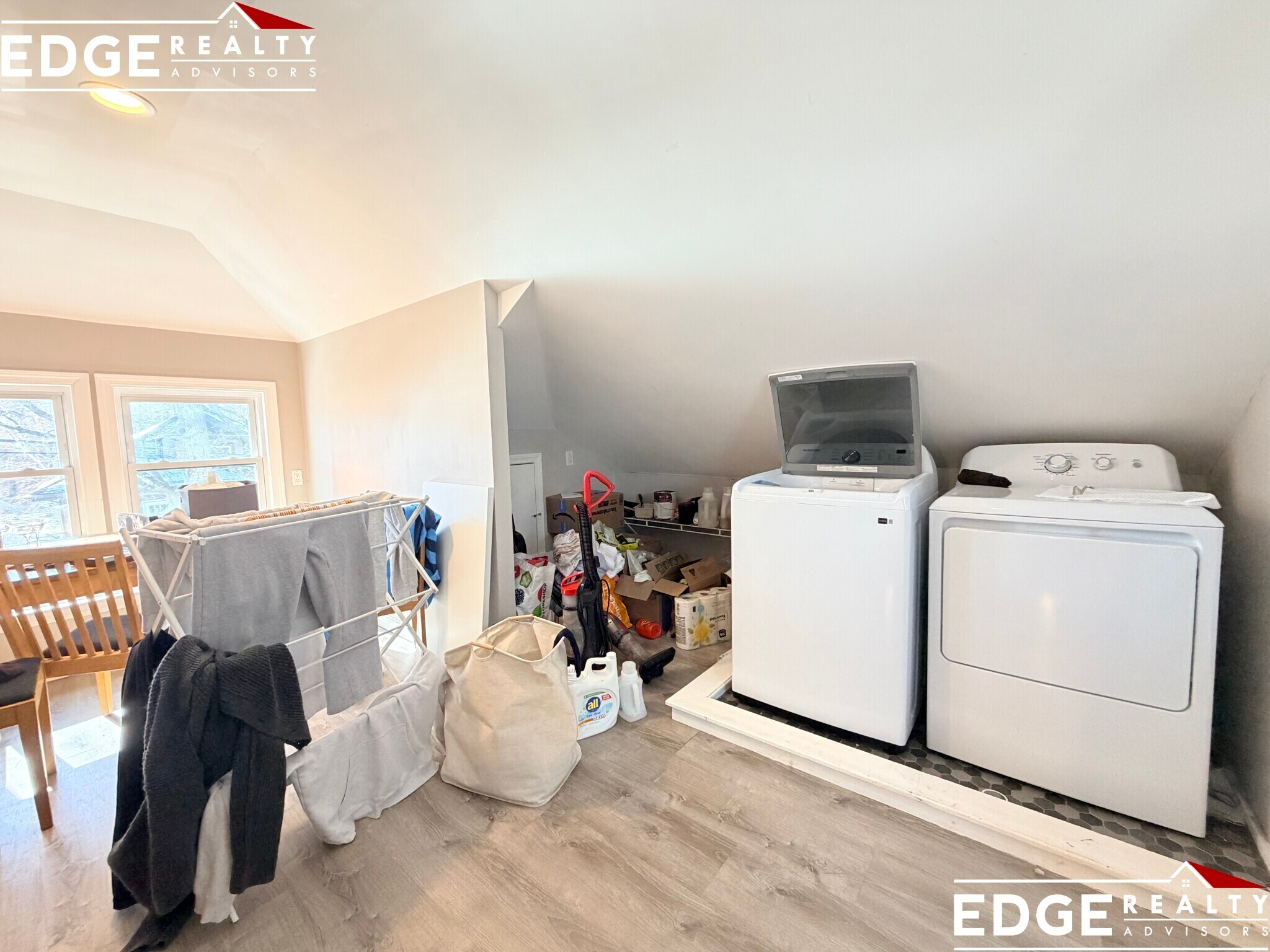 Building Photo - 39 Long Ave