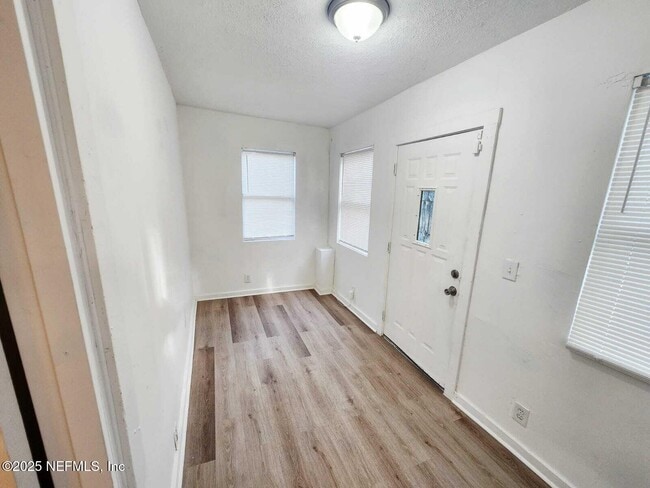 Building Photo - 2184 W 45th St