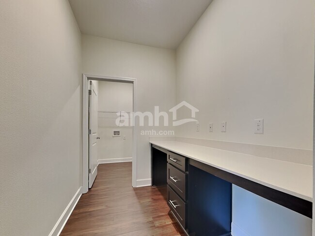 Building Photo - 33817 Widman Way