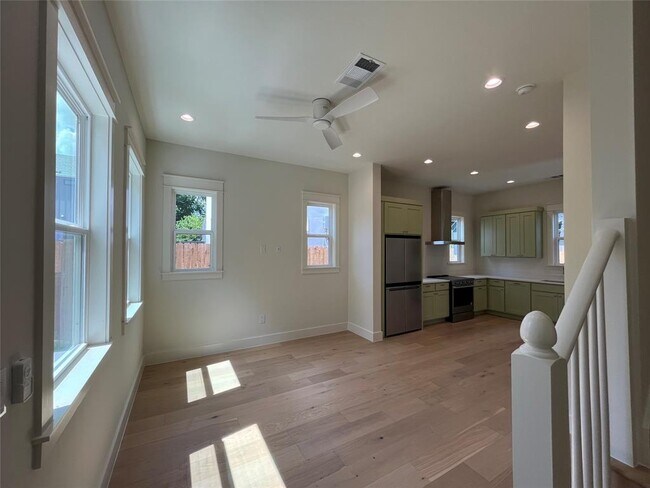 Building Photo - 3801 Tower View Ct