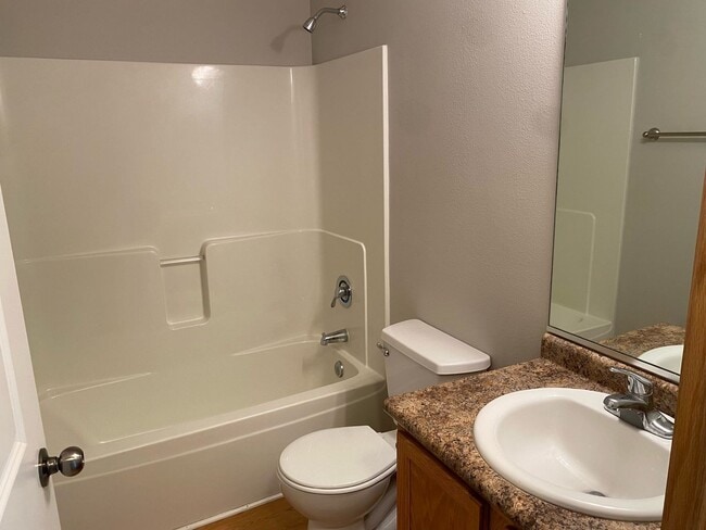 Building Photo - 3035 SW Sharmin Ln