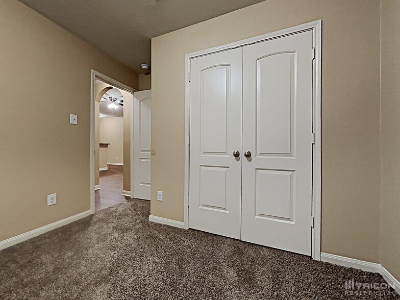Building Photo - 2063 Sweet Lilac Dr