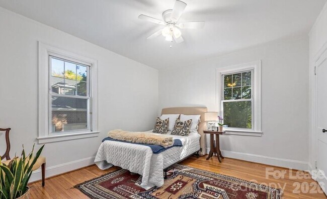 Building Photo - 118 Altondale Ave