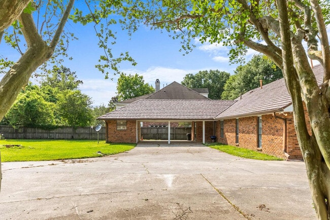 Building Photo - 12336 Perkins Rd