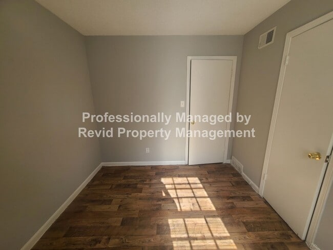 Building Photo - 3 Bedroom Home in Frayser!