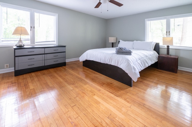 Building Photo - Long-Term/Mid-Term/Short-Term rental, Foxc...