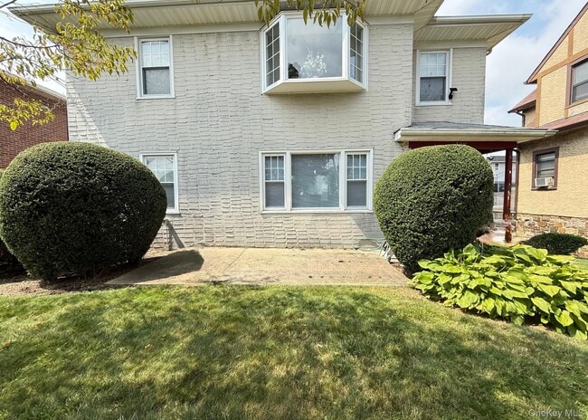 Building Photo - 138 Colonial Pl