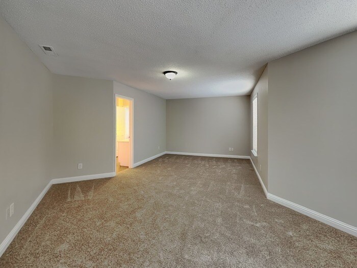 Building Photo - 1570 Broyles Ln