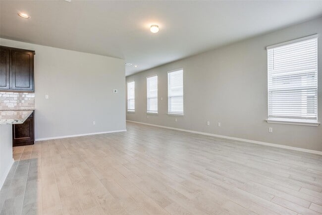 Building Photo - 146 White Dunes Dr