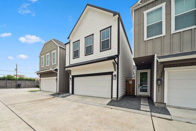 Building Photo - 8470 Berry Green Ln