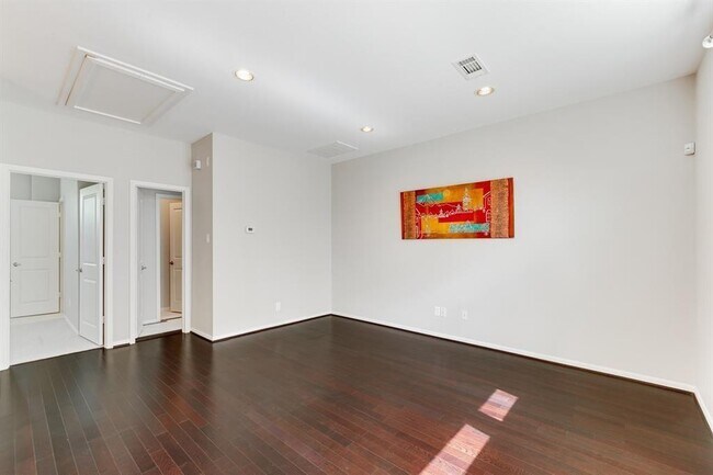 Building Photo - 5312 Avenue J