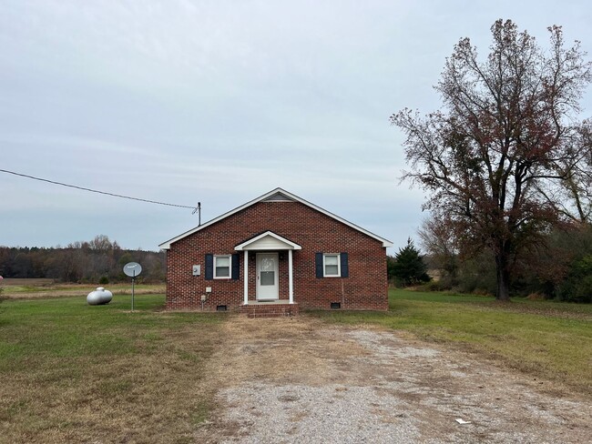 Building Photo - 3 Bedroom 2 Bathroom House for rent