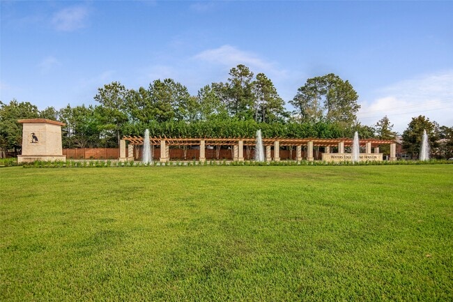 Building Photo - 16942 Lake Willowby Ln