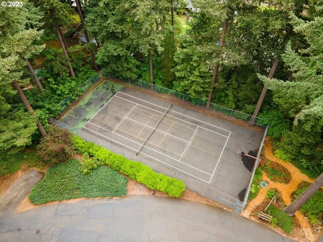 Building Photo - 2Bd/2Ba Second Floor Condo in SE with Washer & Dryer, 2 Car Dethatched Garage and a Serene Courty...