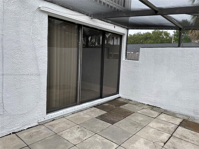 Building Photo - 15825 SW 90th Ct