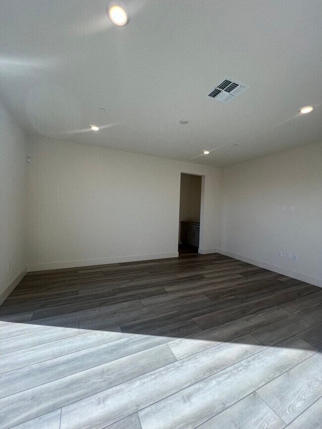 Building Photo - 1748 Jade Pl