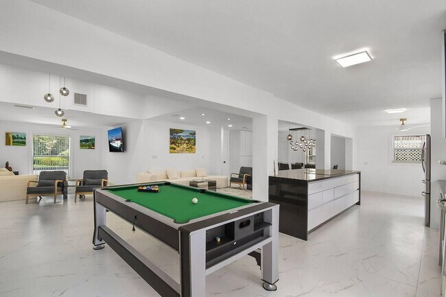 Building Photo - 12231 Areaca Dr