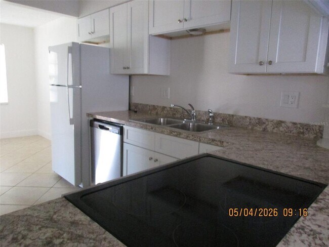 Building Photo - 2112 Bahamas Ct
