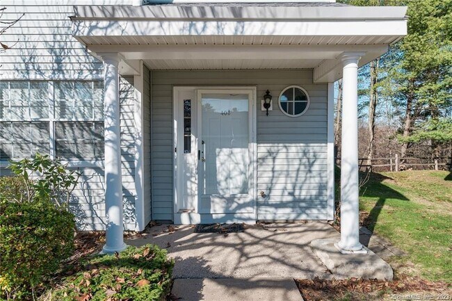 Building Photo - 408 Water Course Row