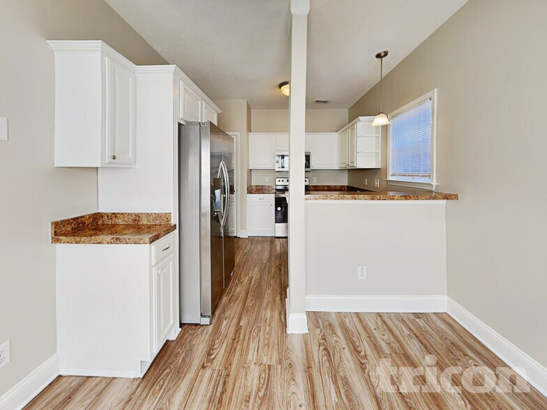 Building Photo - 63 Summer Brook Ct
