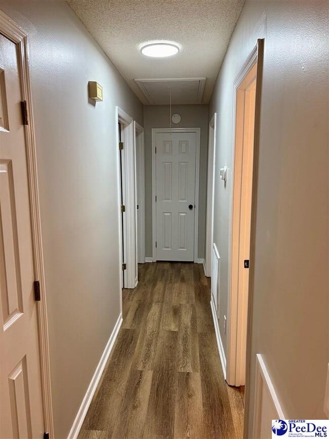 Building Photo - 1052 Wellington Dr