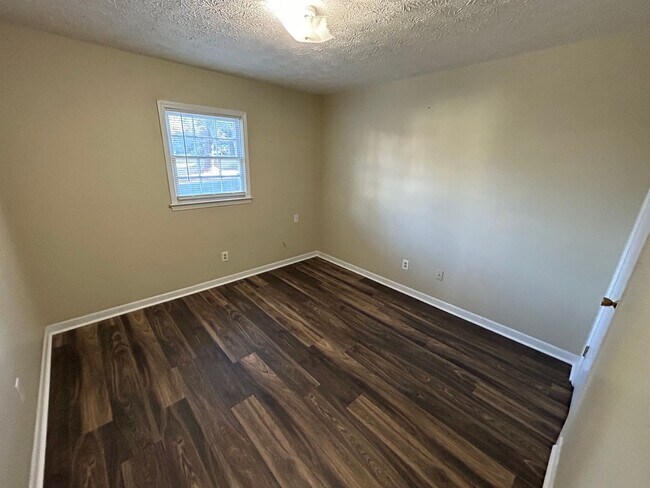 Building Photo - 116 Burlinton Dr