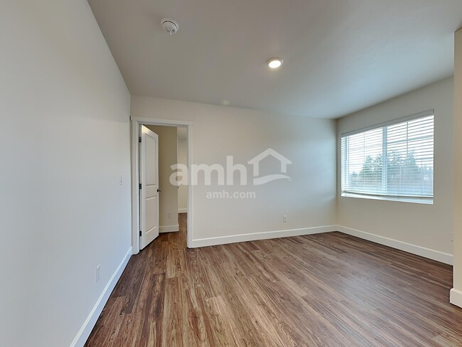 Building Photo - 19211 15th Ave Ct E