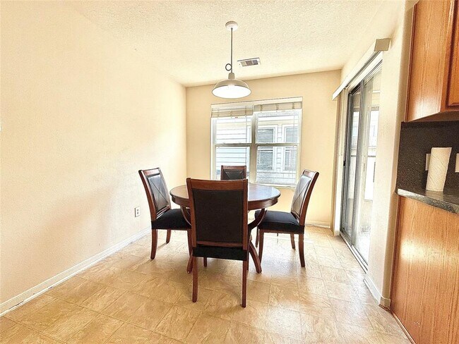 Building Photo - 2722 Kelly Brook TR