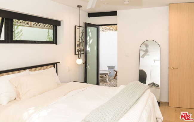 Building Photo - 606 N Ardmore Ave