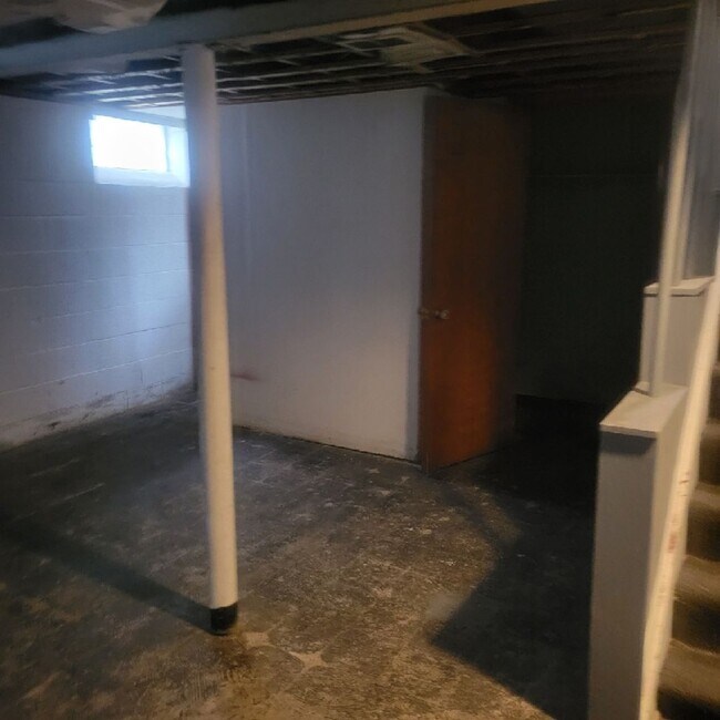 Building Photo - Beautiful 2 bed/1 bath near Grosse Pointe!...