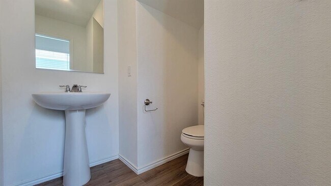 Building Photo - 192 Gabbro Gdns