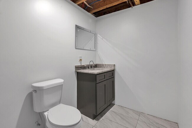 Building Photo - 4521 Links Ct