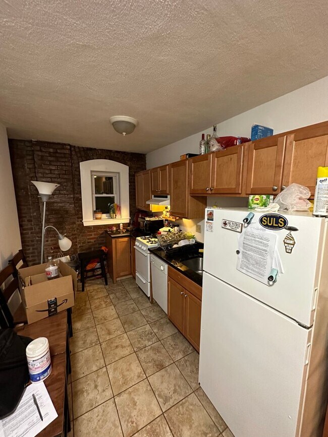 Building Photo - HOT NORTH END LISTING!!!!