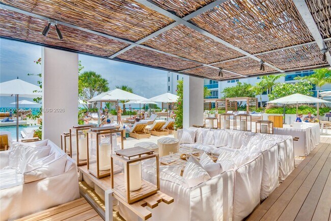 Building Photo - 2301 Collins Ave