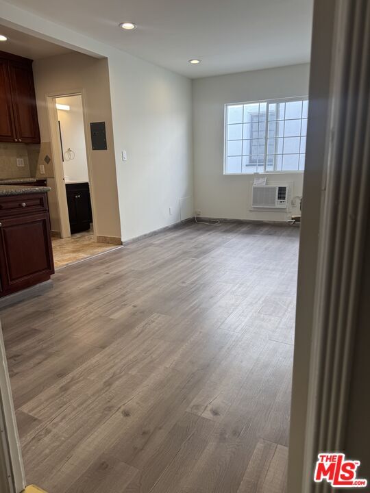 Building Photo - 133 Crescent Dr