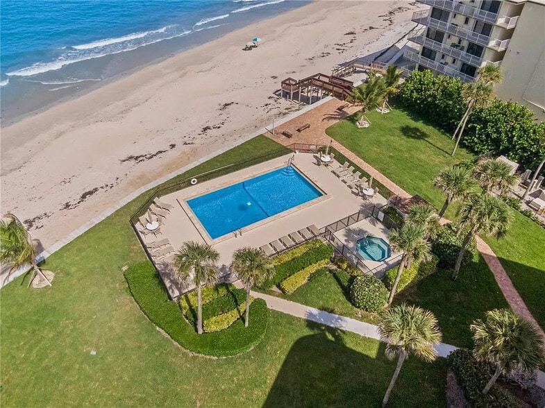 POOL by BEACH - 4600 Jimmy Buffett Mem Hwy