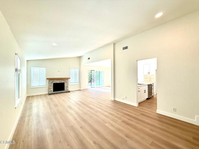 Building Photo - 532 Village Rd